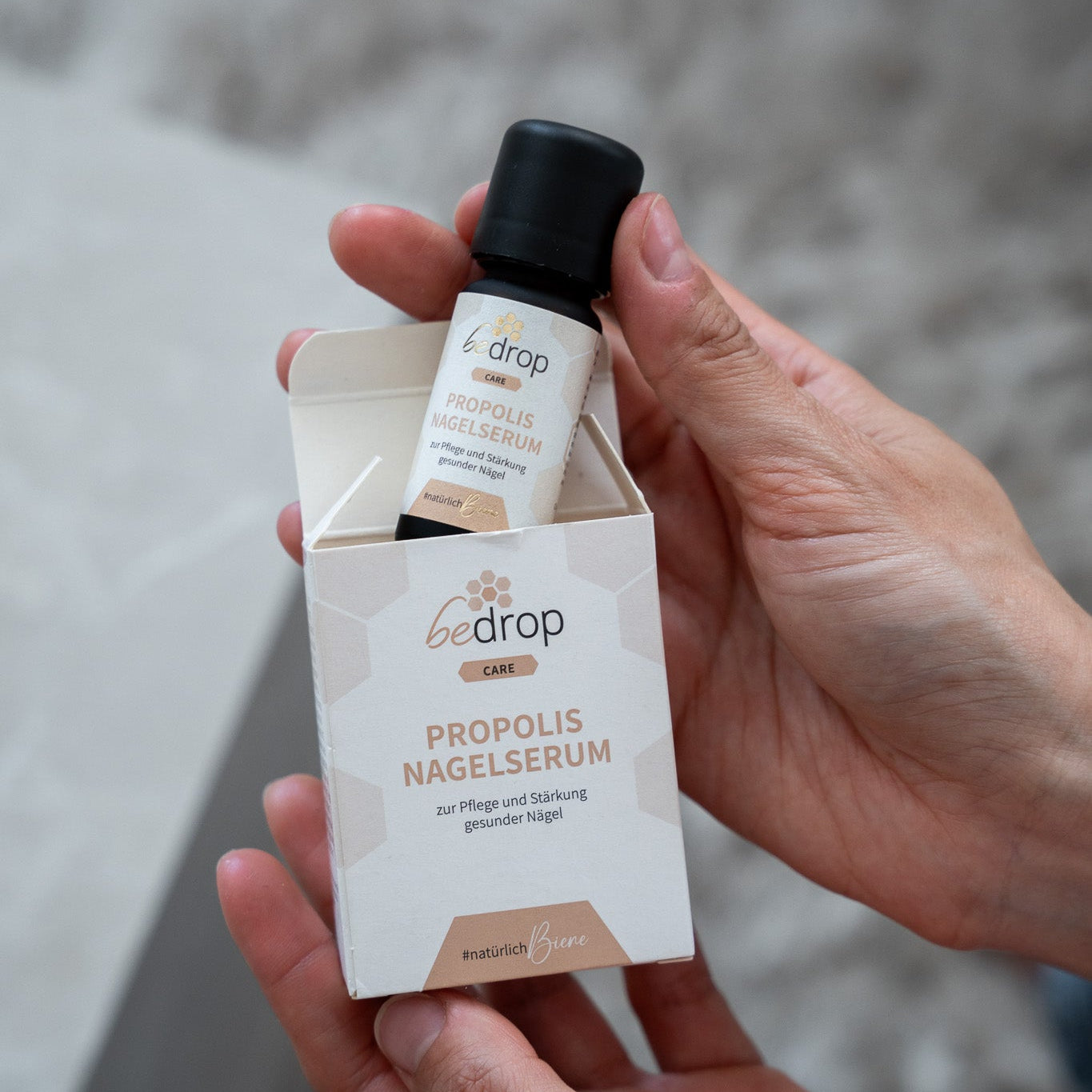 Propolis Nagelserum - Nagelpflege mit hochdosiertem Propolis & 4 ätherischen Ölen - 10ml